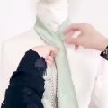 عکس کلیپ آموزش بستن دستمال گردن .شیک و زیبا