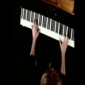 عکس اجرای خارق العاده ی قطعه ی دزدان دریائی کارائیب با پیانو