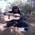 عکس از خواب برگشتم به تنهایی سارا دارابی گیتار زدن دختر