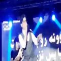 عکس اجرای زنده اهنگ شبگردی از محسن ابراهیم زاده در کنسرت