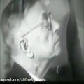 عکس ژان پل سارتر در حال نواختن یکی از قطعات شوپن