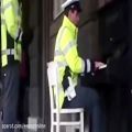 عکس پیانو زدن پلیس های «پراگ» در خیابان