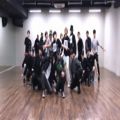 عکس تمرین رقص اهنگ mic drop از گروه بی تی اس