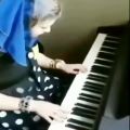 عکس پیانونوازی دختر مشهورعروسکی ایران رزیتا دغلاوی نژاد