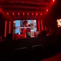 عکس کنسرت بهنام بانی در کیش با آهنگ زخم کاری