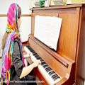 عکس اجرای قطعه خاطره انگیز پاییز طلایی با پیانو توسط هنرجوی نخشبی آکادمی