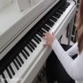 عکس کاور اهنگ امیلی با پیانو (به جان مادرم نگاه نکنی نصف عمرت بر باده)