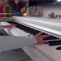 عکس دختر۷ساله نابینا،،،نوازنده چیره دست،پیانو،،