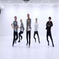 عکس رقص با گروه بی تی اس BTS