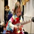 عکس گیتار نوازی دختر بچه هفت ساله