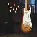 عکس معرفی گیتار الکتریک Fender Squier Stratocaster Classic Vibe 50s White Blonde