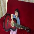 عکس دختر کوچولوی خواننده(سلطان قلبها)با گیتار حتما ببینید از دستتون میره!