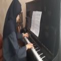 عکس تک نوازی پیانو هنرستان کار و دانش دخترانه غیردولتی مهرگان کرج