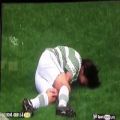 عکس Louis hurts his knee playing football