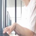 عکس نیو پست اینستاگرام یونگی درحال پیانو زدن