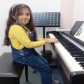 عکس آترینا رشیدی _ پدربزرگ _ آوای پیانو