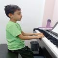 عکس ایلیا کوچک یزدی _ چک چک باران _ آوای پیانو