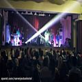 عکس اجرای امید حاجیلی در جشنواره موسیقی تابستانی نارنجستان