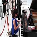 عکس نازنین مریم اجرا مژده آقاداداشی با پیانوی رویال سامیک