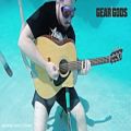 عکس گیتار زدن زیر آب