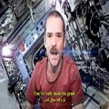 عکس اجرای آهنگ دیوید بویی در ایستگاه فضایی(ترجمه فارسی)