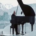 عکس فیلم/ تاثیر موسیقی بر روی یخ