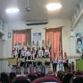 عکس اجرای سرود زیبا همراه با ساز توسط دختران نوجوان