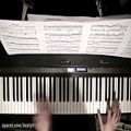 عکس اجرای موسیقی زیبای فیلم دیو و دلبر با پیانو