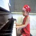 عکس پیانو برای همه - - کودکی 8 ساله و با احساس