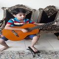 عکس اهنگ تولد از مهرشاد با گیتار