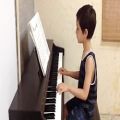 عکس نوازندگی زیبای پیانو آراد منفرد ۷ساله ،قطعه ی در یک کنسرت راک