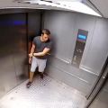 عکس فوق العاده حرک کورک تو آسانسور