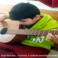 عکس گیتار زدن پسرک