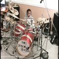 عکس درام زدن کودک 5 ساله آهنگ System of a Down