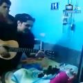 عکس اجرای زنده حامد هاکان در مرکز درمانی کودکان