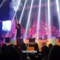 عکس اجرای اهنگ خستم در کنسرت کیش محمدعلیزاده اذر ۹۶
