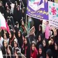 عکس اجرای سرود انقلابی توسط دانش آموزان دختر در راهپیمایی