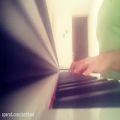 عکس اجرای آهنگ زیبای icimdeki duman با پیانو